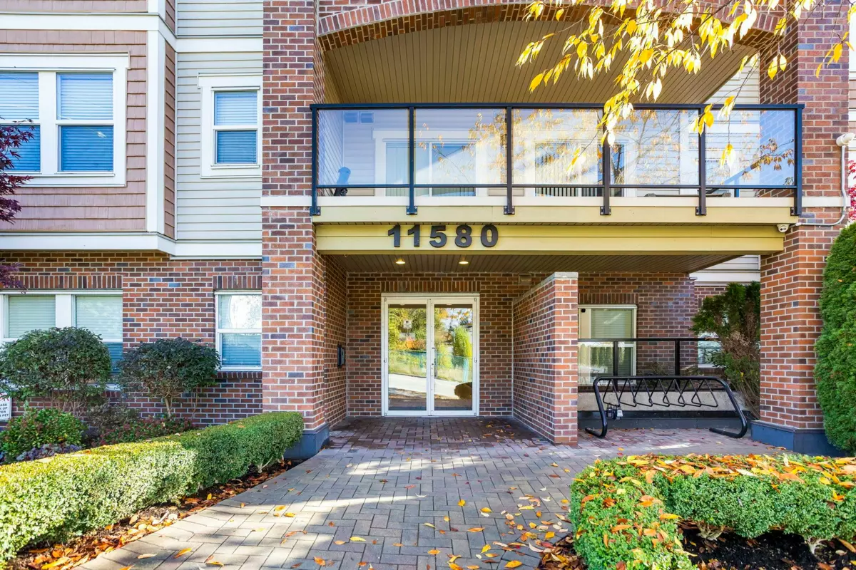 Hallway Photo of 301 11580 223 Street, Maple Ridge, BC