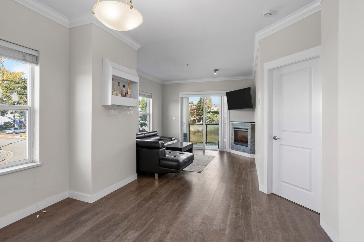 Kitchen Island Photo of 301 11580 223 Street, Maple Ridge, BC