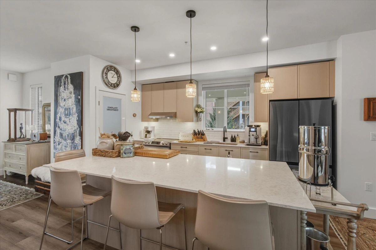 Kitchen Island Photo of 1 7360 Crabapple Court, Pemberton, BC