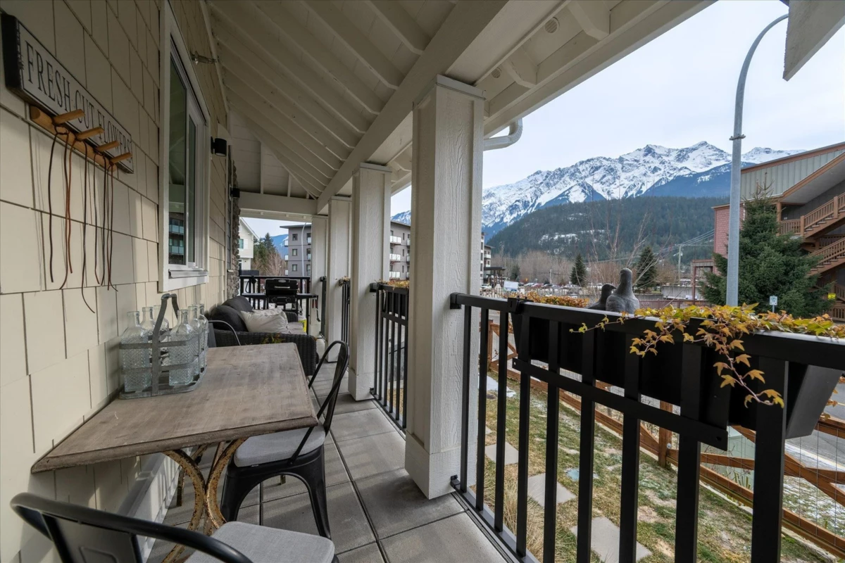 Primary Bathroom Photo of 1 7360 Crabapple Court, Pemberton, BC