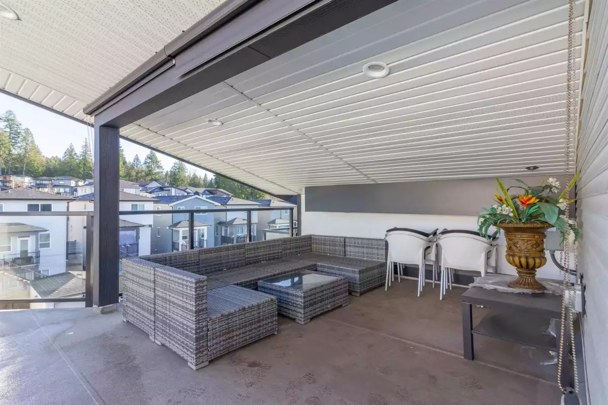 Entry Foyer Photo of 13712 232 Street, Maple Ridge, BC