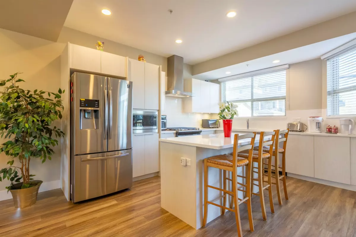 Kitchen Photo of 13712 232 Street, Maple Ridge, BC