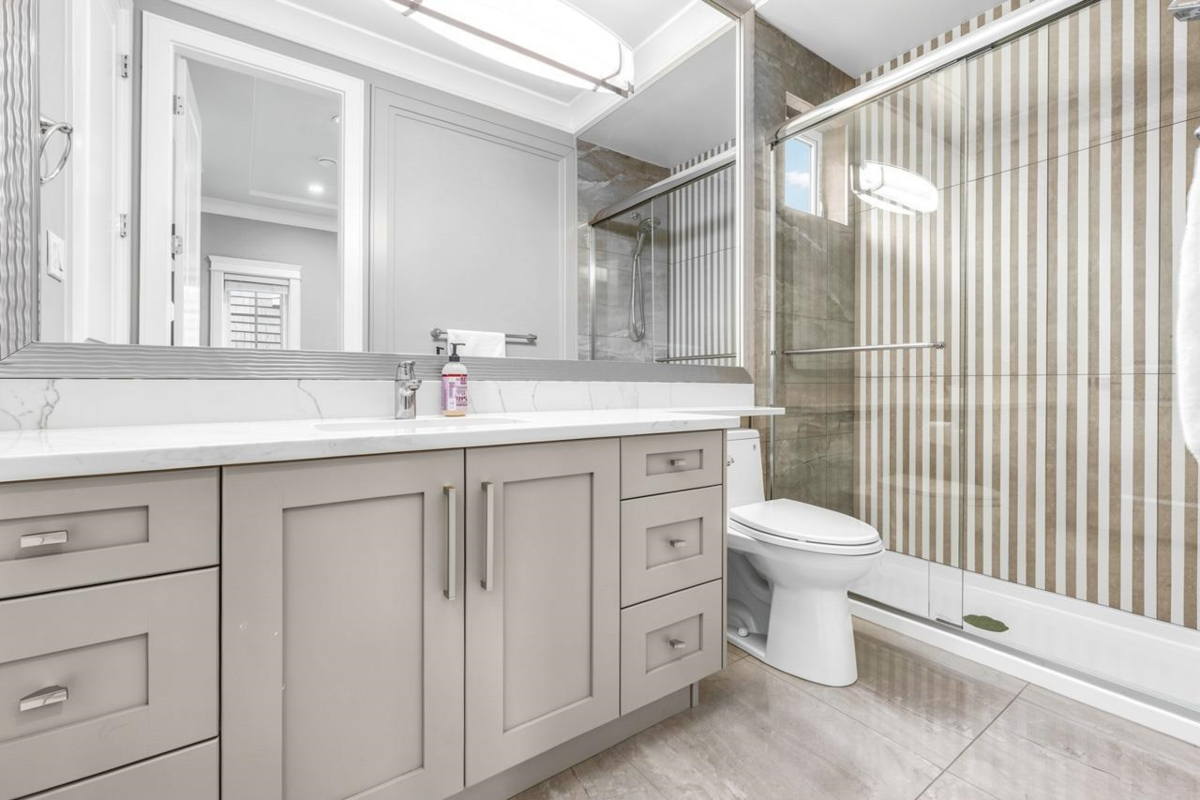 Hallway Photo of 5028 Maple Road, Richmond, BC