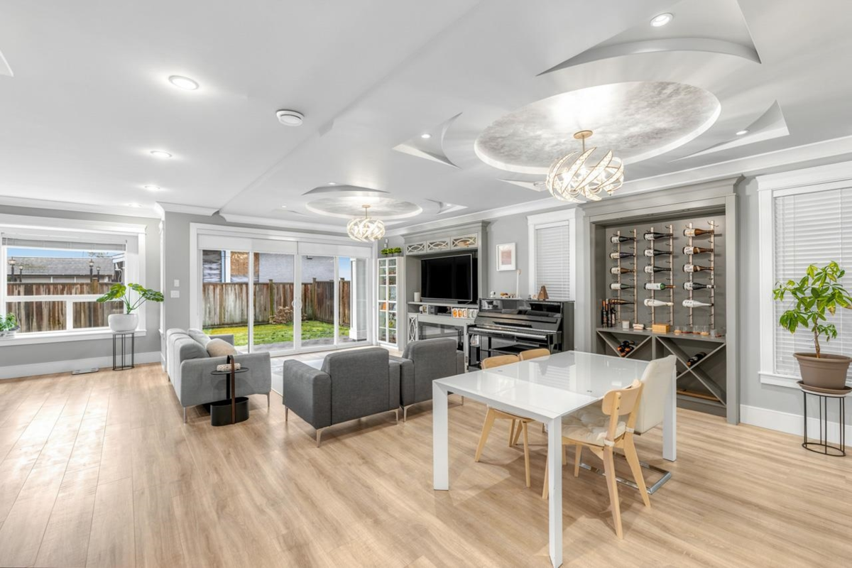 Kitchen Island Photo of 5028 Maple Road, Richmond, BC