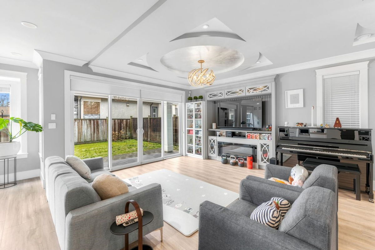 Kitchen Photo of 5028 Maple Road, Richmond, BC