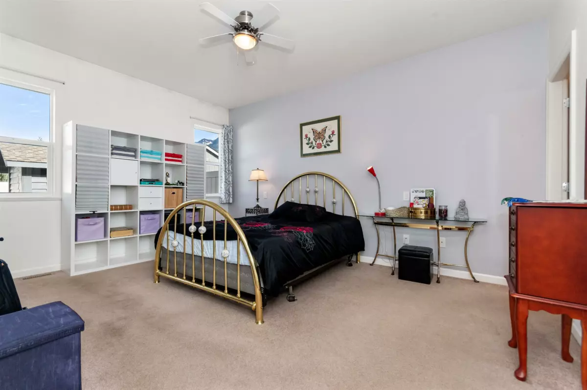 Basement Recreation Room Photo of 1 425 Stuart Street, Hope, BC