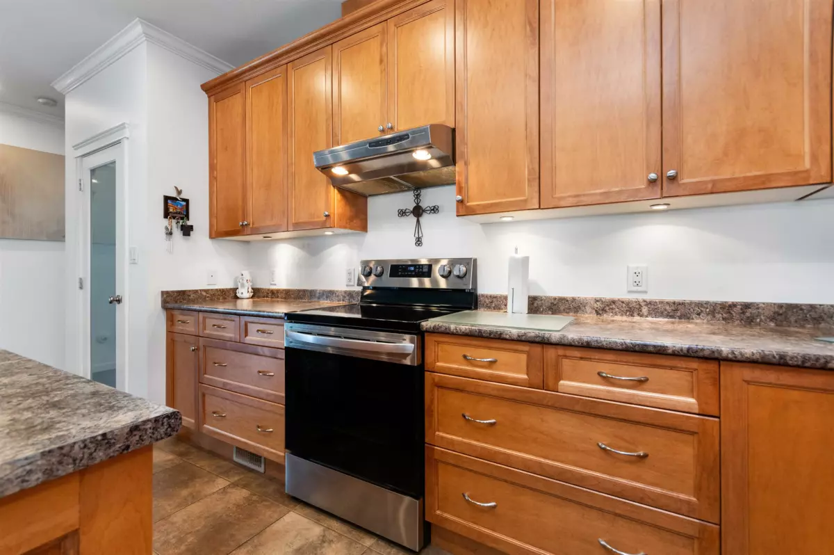 Guest Bathroom Photo of 1 425 Stuart Street, Hope, BC