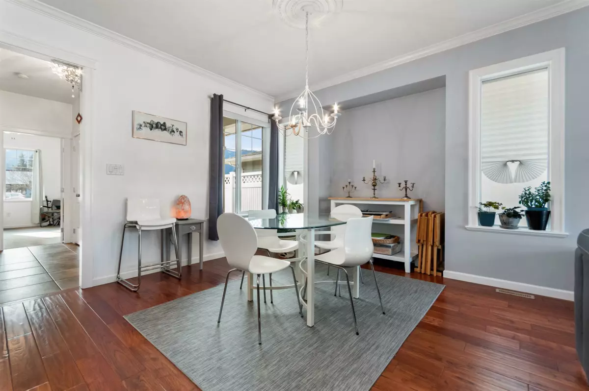 Kitchen Photo of 1 425 Stuart Street, Hope, BC