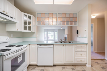 Kitchen Photo of 314 15110 108 Avenue, Surrey, BC