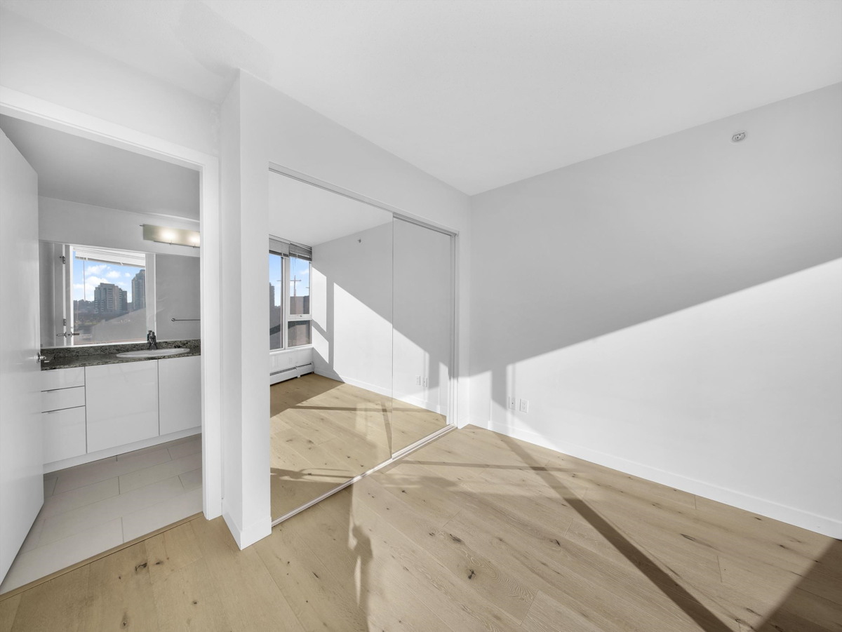 Bedroom 3 Photo of 802 58 Keefer Place, Vancouver, BC