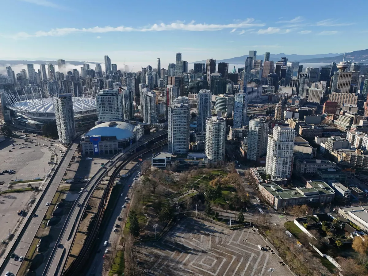 Garden / Landscaping Photo of 802 58 Keefer Place, Vancouver, BC
