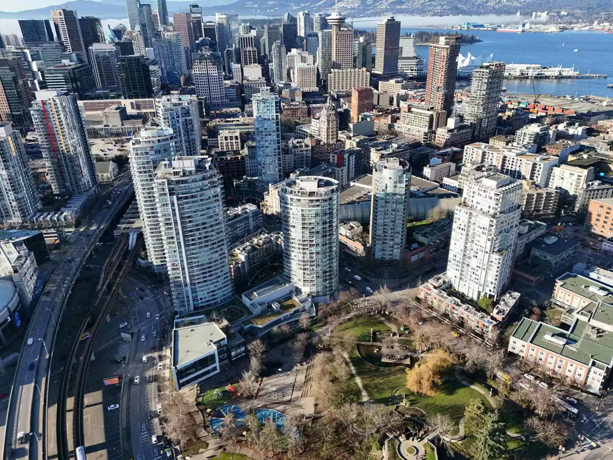 Swimming Pool Photo of 802 58 Keefer Place, Vancouver, BC