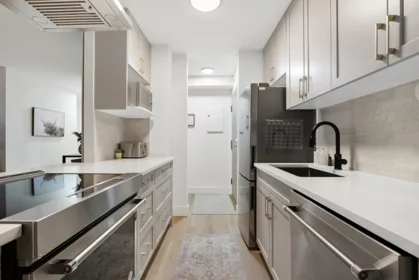 405 4105 Imperial Street, Burnaby, BC, Burnaby — Apartment/Condo for sale
