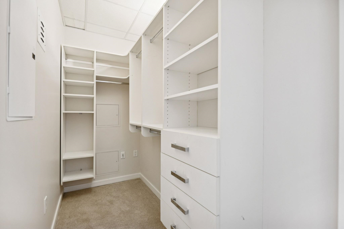 Kitchen Island Photo of 604 123 W 1st Avenue, Vancouver, BC
