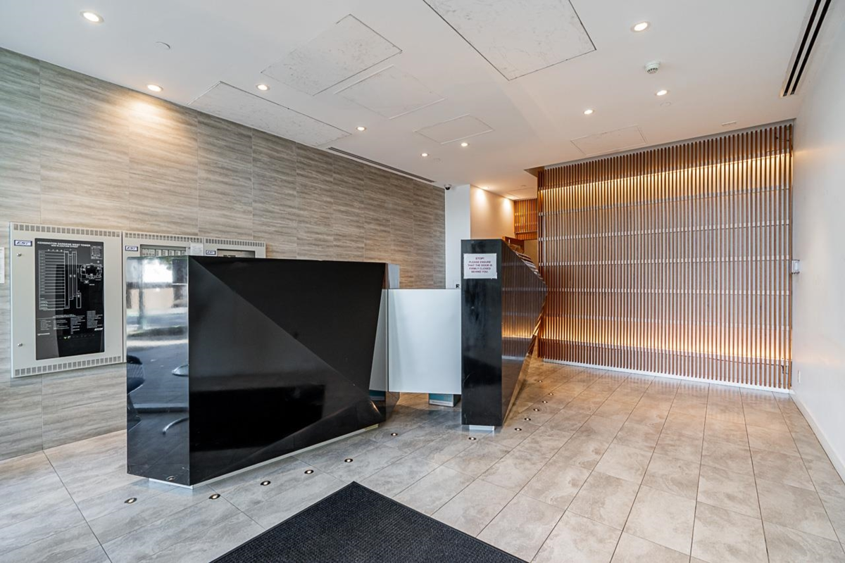 Backyard Photo of 301 4638 Gladstone Street, Vancouver, BC