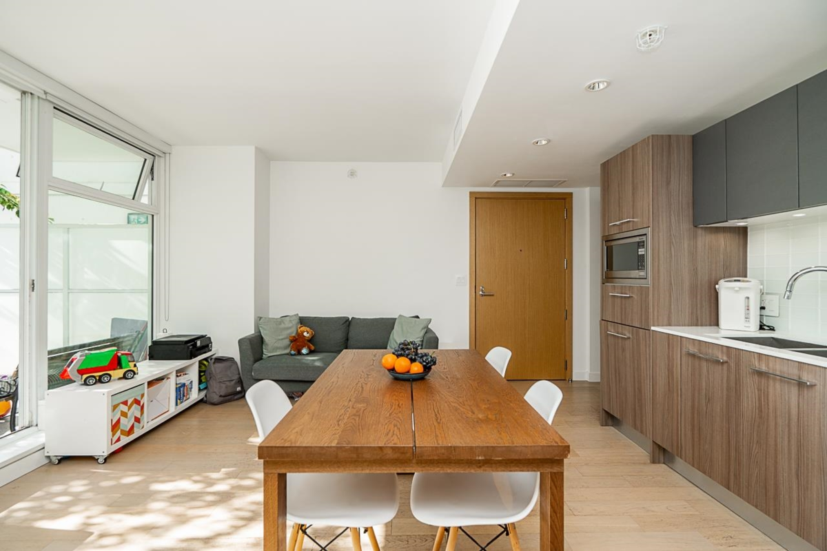 Family Room Photo of 301 4638 Gladstone Street, Vancouver, BC