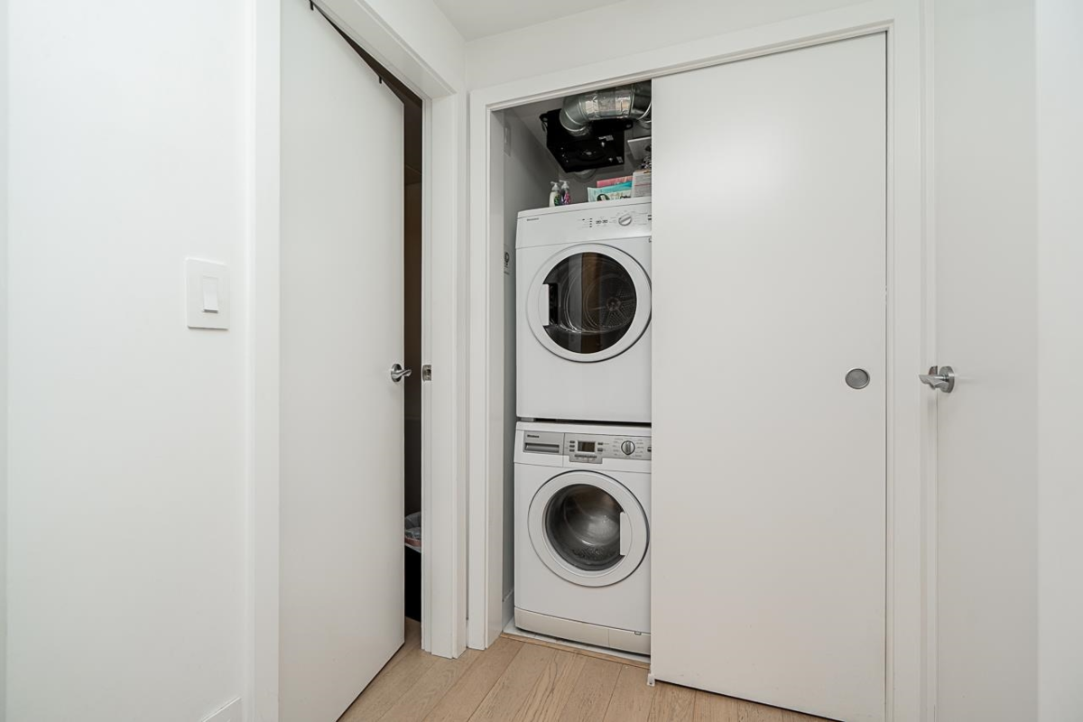 Guest Bathroom Photo of 301 4638 Gladstone Street, Vancouver, BC