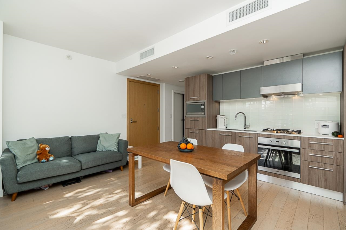 Kitchen Island Photo of 301 4638 Gladstone Street, Vancouver, BC