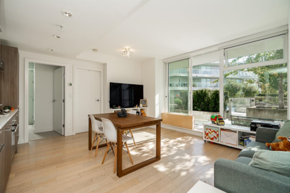 301 4638 Gladstone Street, Vancouver, BC, Victoria VE — 2 bed apartment/condo for sale