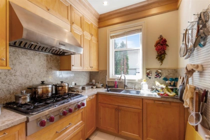 Breakfast Nook Photo of 4239 Pine Crescent, Vancouver, BC