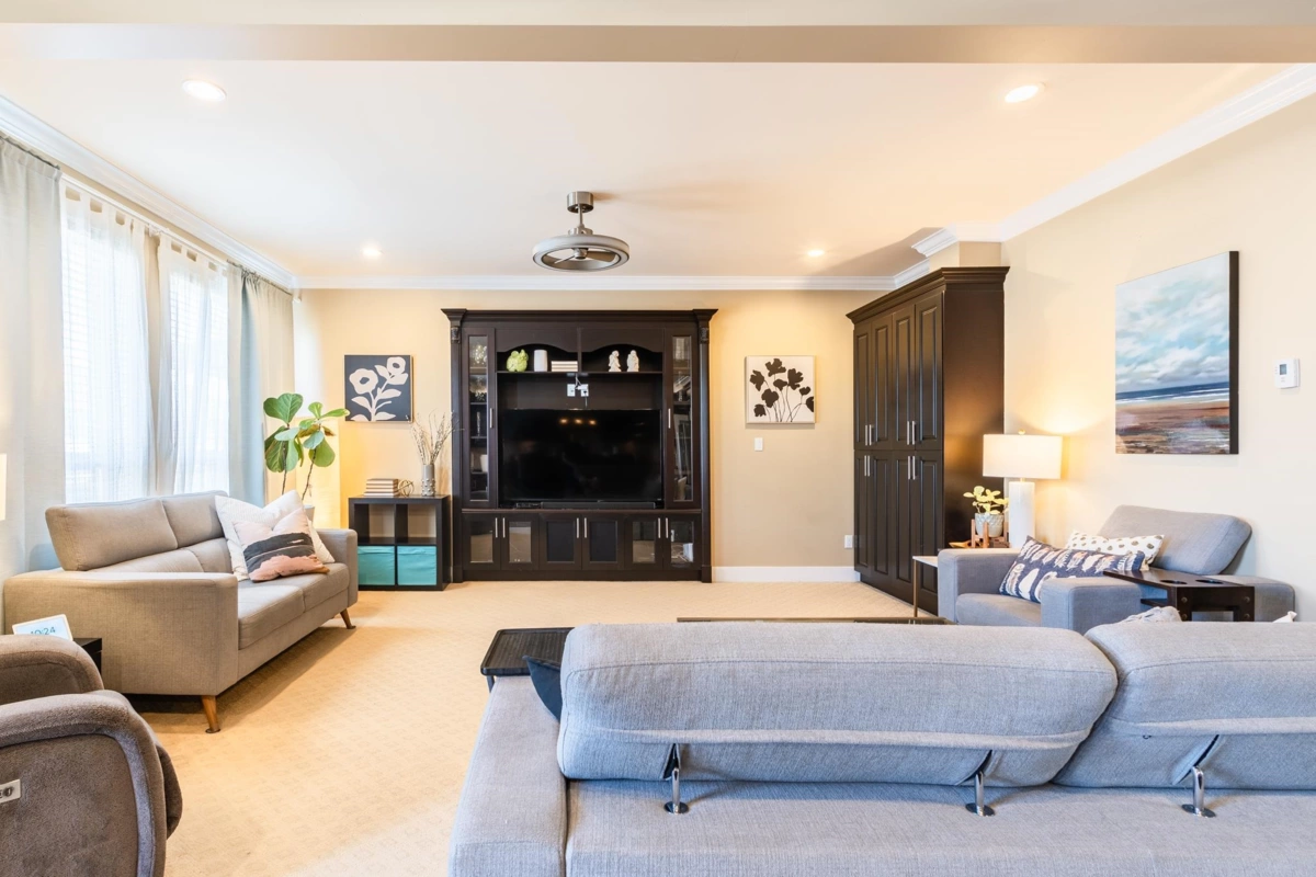 Dining Area Photo of 14239 62 Avenue, Surrey, BC