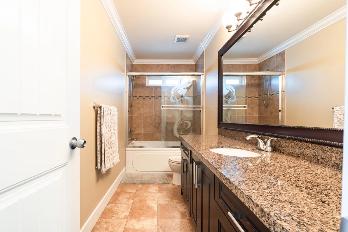 Hallway Photo of 14239 62 Avenue, Surrey, BC