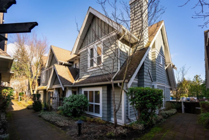 9 2688 Mountain Highway, North Vancouver, BC, North Vancouver — Townhouse for sale