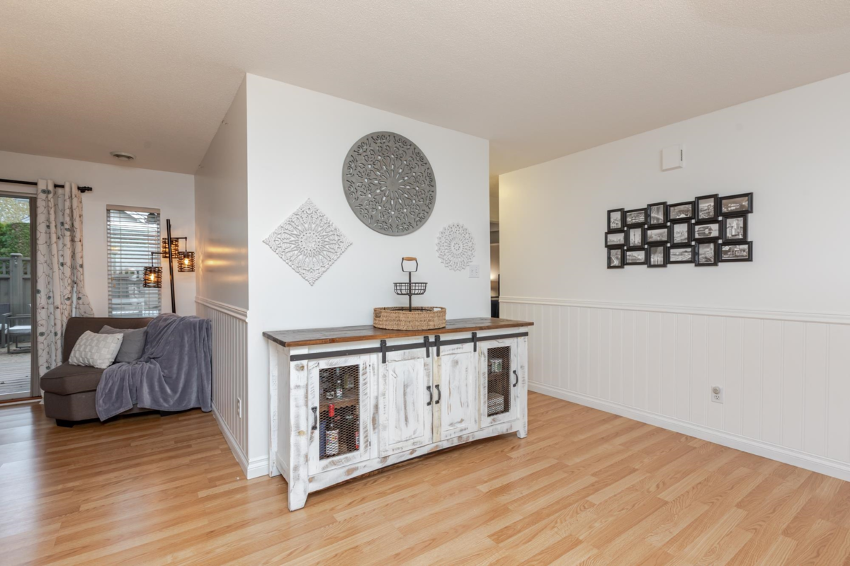 Breakfast Nook Photo of 44 5670 208 Street, Langley, BC