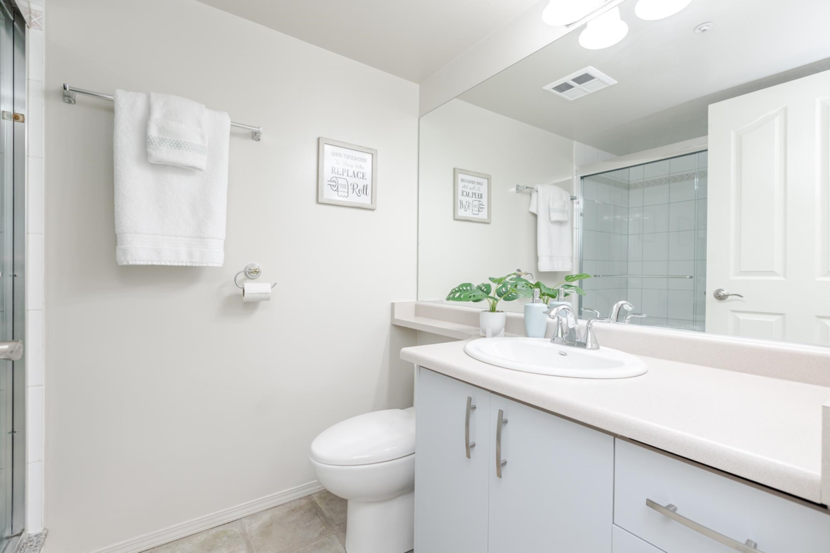 Entry Foyer Photo of 44 5670 208 Street, Langley, BC