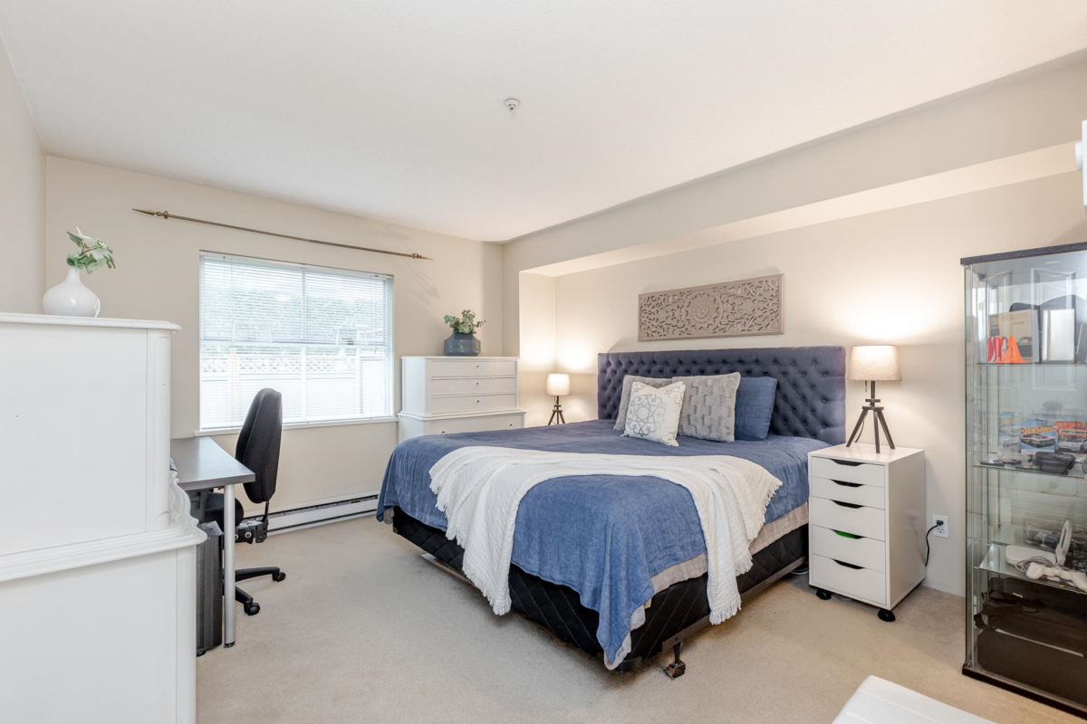 Office / Den Photo of 44 5670 208 Street, Langley, BC