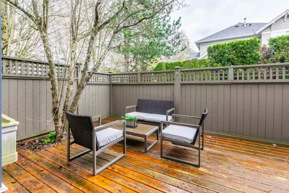 Swimming Pool Photo of 44 5670 208 Street, Langley, BC