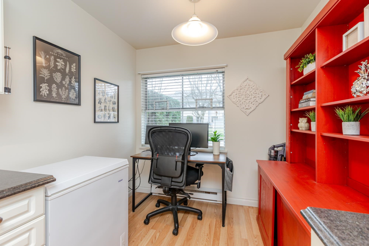 Walk-In Closet Photo of 44 5670 208 Street, Langley, BC