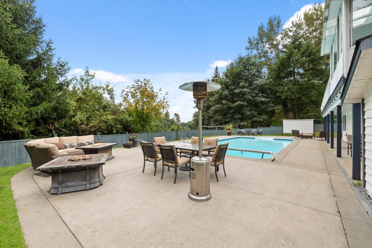 Garden / Landscaping Photo of 15333 Sheridan Drive, Pitt Meadows, BC