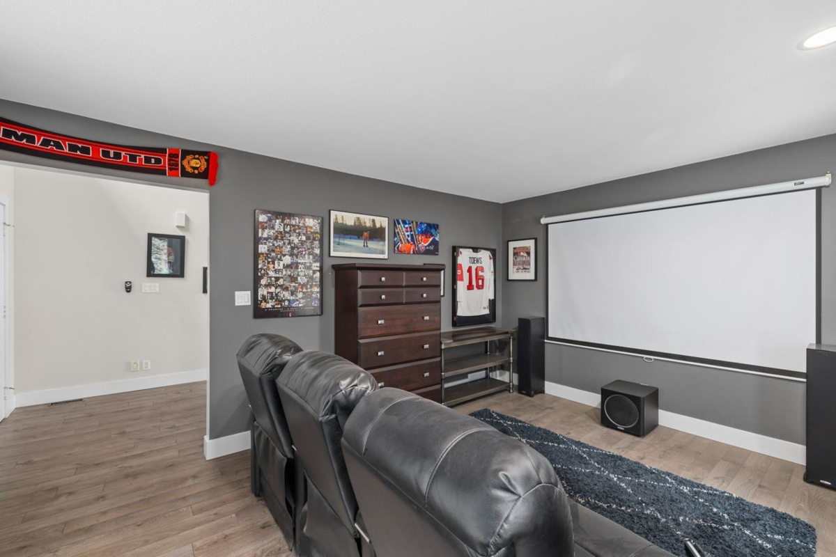 Kitchen Island Photo of 15333 Sheridan Drive, Pitt Meadows, BC