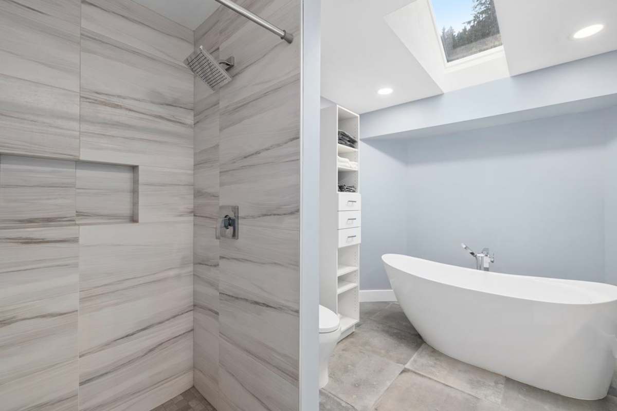 Powder Room Photo of 15333 Sheridan Drive, Pitt Meadows, BC