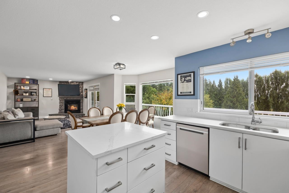 Primary Bedroom Photo of 15333 Sheridan Drive, Pitt Meadows, BC