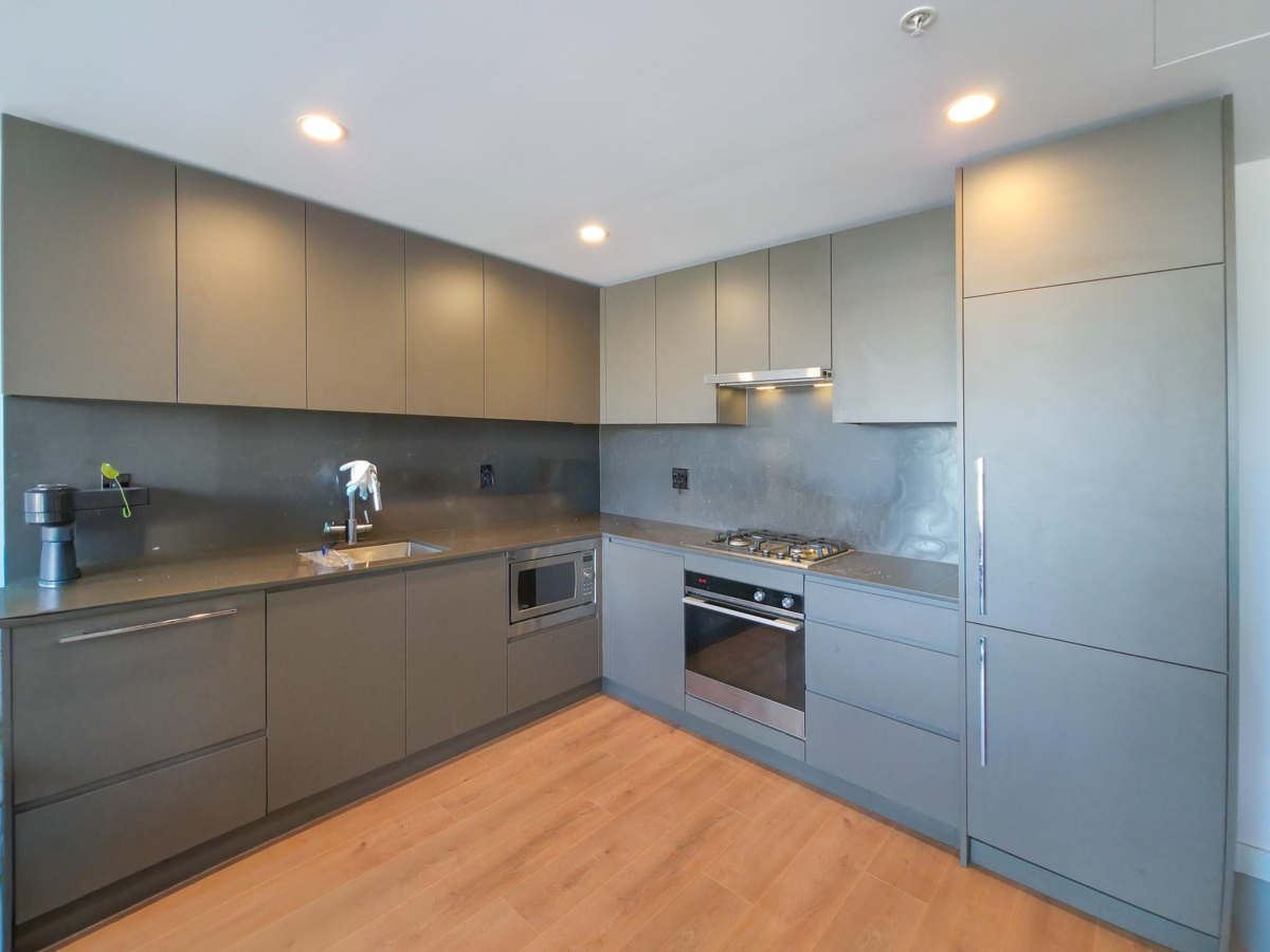 Kitchen Island Photo of 1805 2181 Madison Avenue, Burnaby, BC