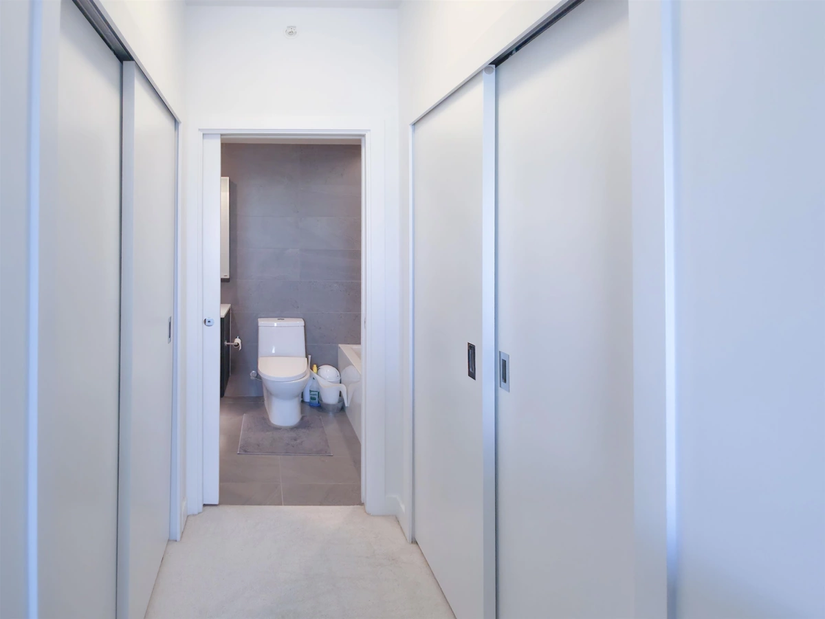 Primary Bathroom Photo of 1805 2181 Madison Avenue, Burnaby, BC