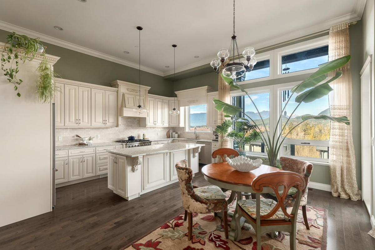 Breakfast Nook Photo of 22731 136a Avenue, Maple Ridge, BC