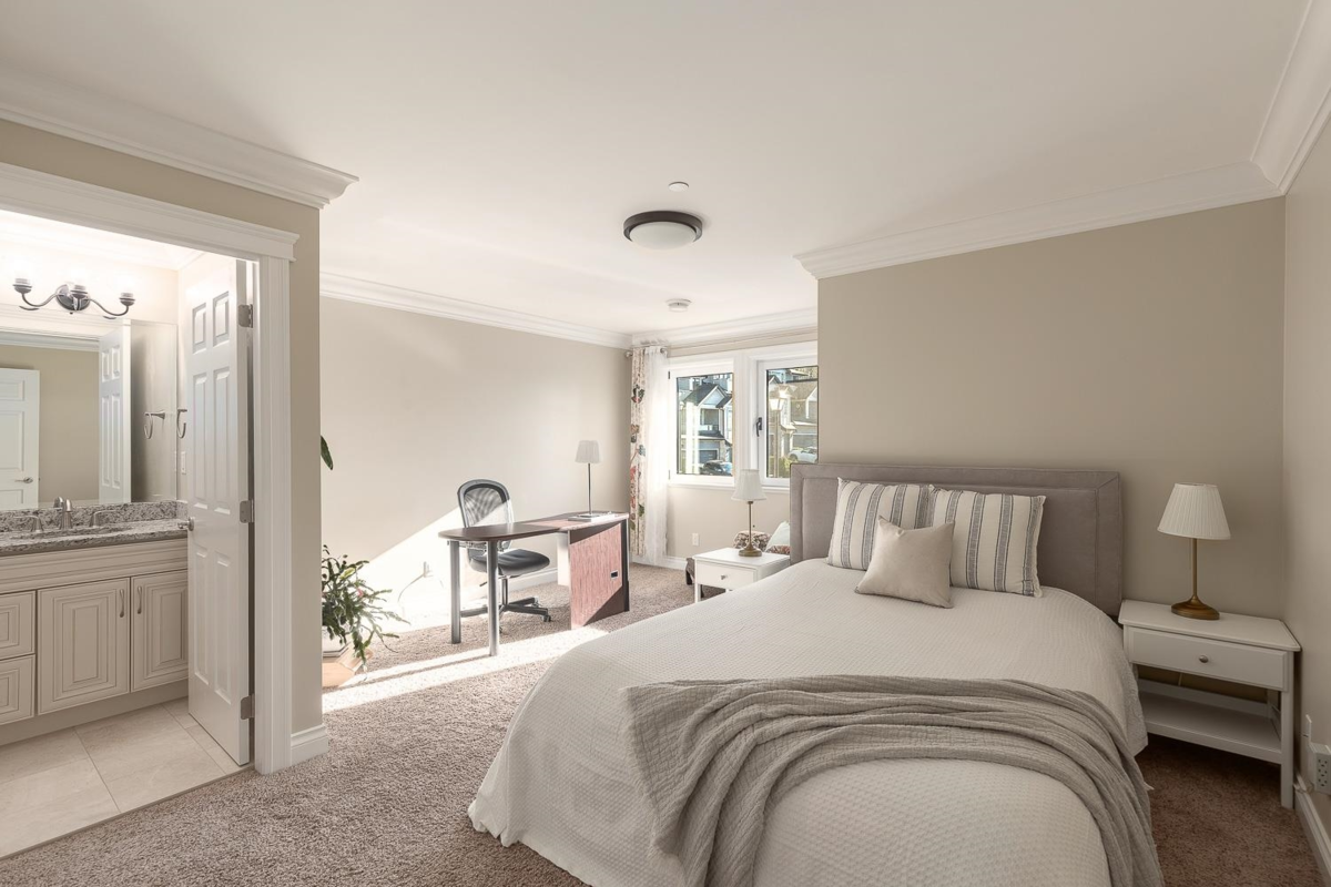 Entry Foyer Photo of 22731 136a Avenue, Maple Ridge, BC