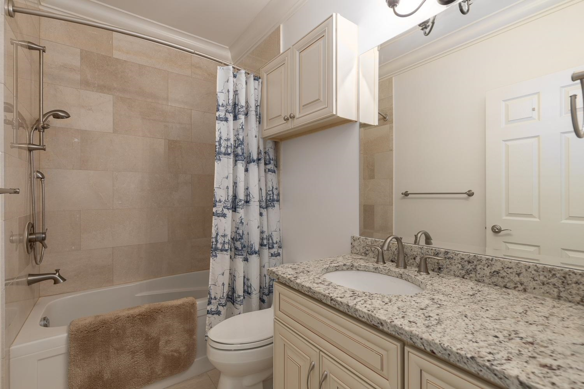 Swimming Pool Photo of 22731 136a Avenue, Maple Ridge, BC