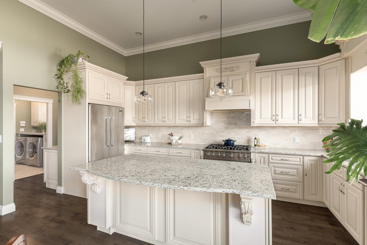 Walk-In Closet Photo of 22731 136a Avenue, Maple Ridge, BC