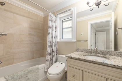 Hallway Photo of 22731 136a Avenue, Maple Ridge, BC