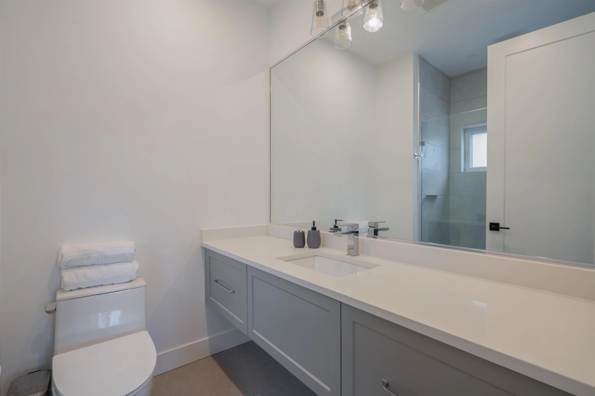 Hot Tub / Spa Photo of 19664 31a Avenue, Langley, BC