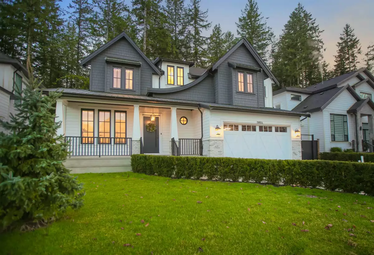 Living Room Photo of 19664 31a Avenue, Langley, BC