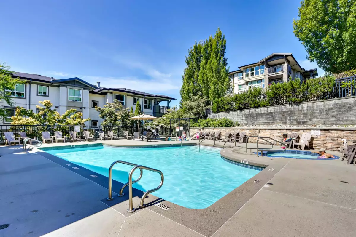 Backyard Photo of 401 3132 Dayanee Springs Boulevard, Coquitlam, BC
