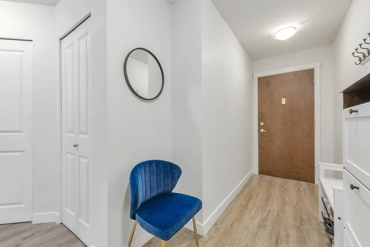 Entry Foyer Photo of 401 3132 Dayanee Springs Boulevard, Coquitlam, BC