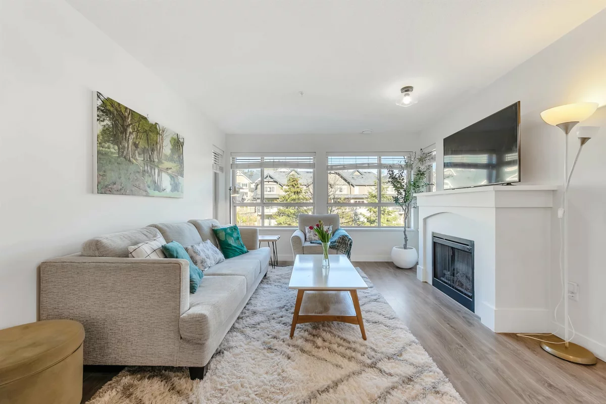 Exterior Rear Photo of 401 3132 Dayanee Springs Boulevard, Coquitlam, BC