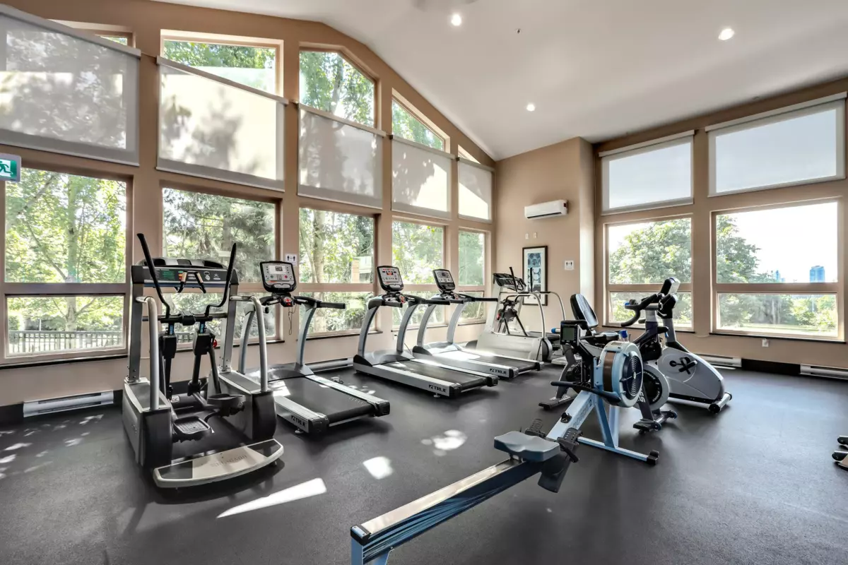 Front Yard Photo of 401 3132 Dayanee Springs Boulevard, Coquitlam, BC