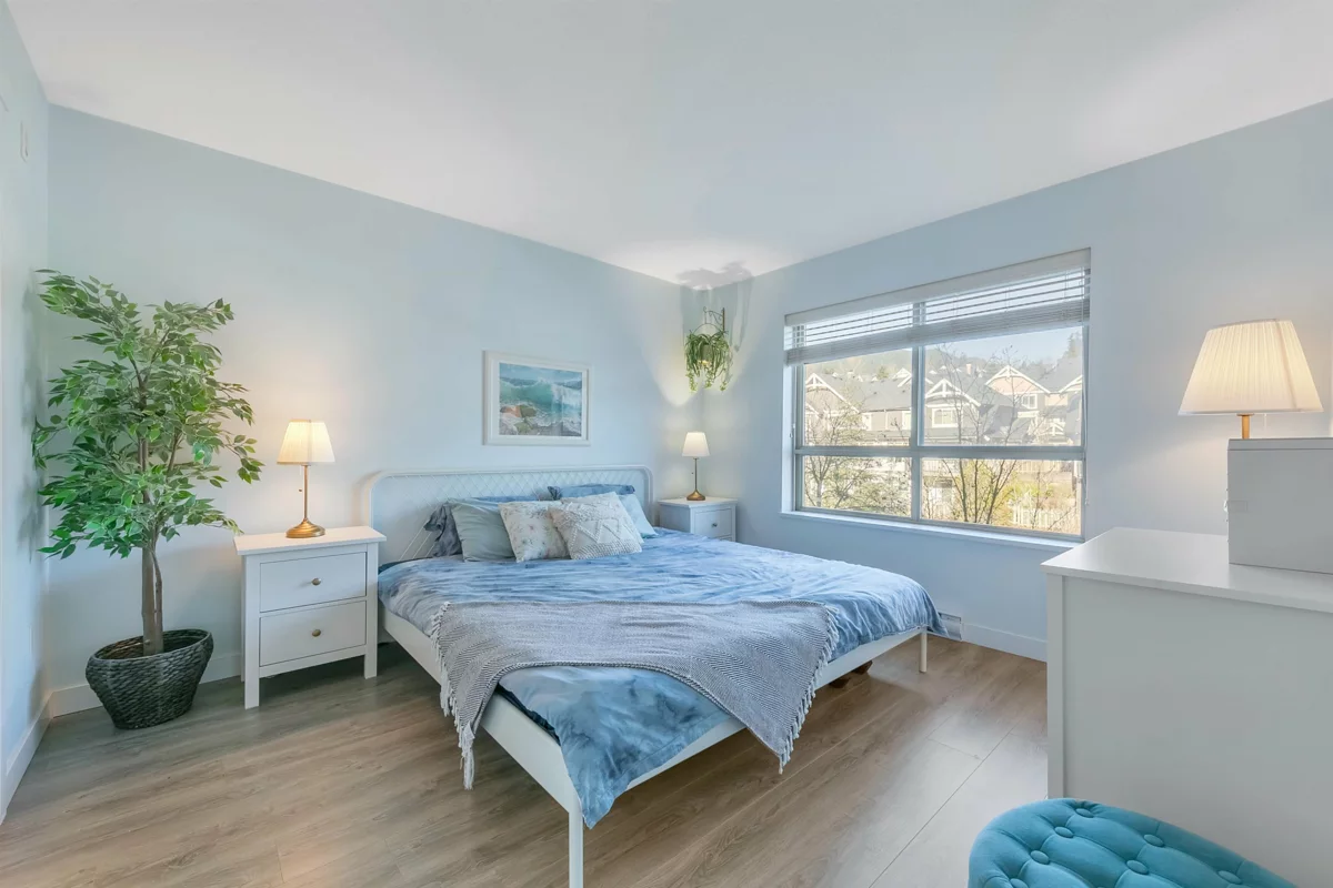 Guest Bathroom Photo of 401 3132 Dayanee Springs Boulevard, Coquitlam, BC